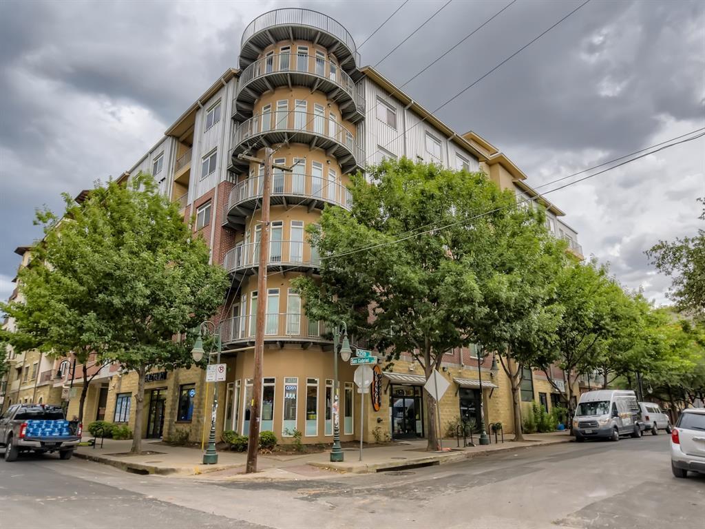 Foto principal - 910 W 25th St