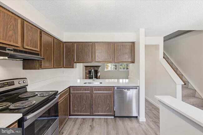 Foto del edificio - 5377 Harbor Ct Dr