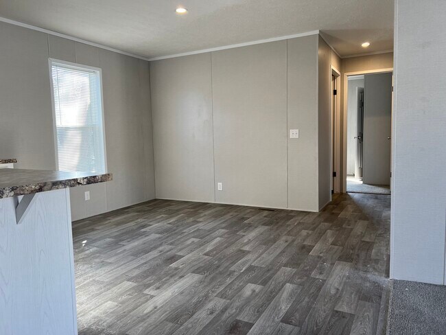 Building Photo - 226 Maple