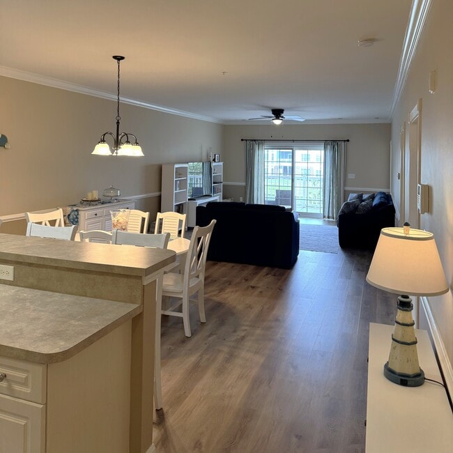 Building Photo - 4875 Luster Leaf Cir