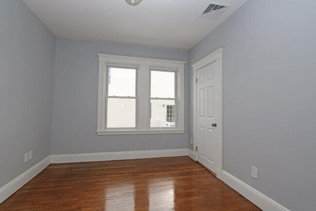 Foto del edificio - 249 Kittredge St