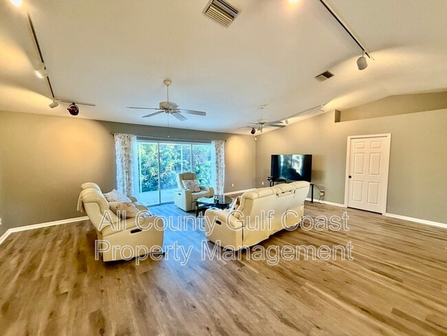 Foto del edificio - 105 2nd Ave E