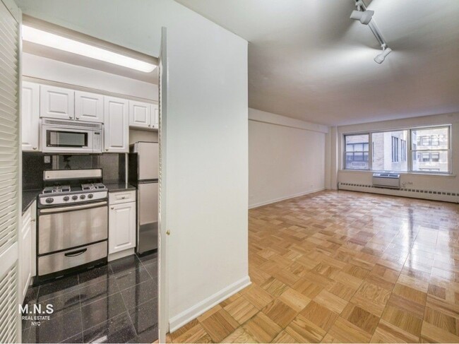 Building Photo - 300 East 46th Street
