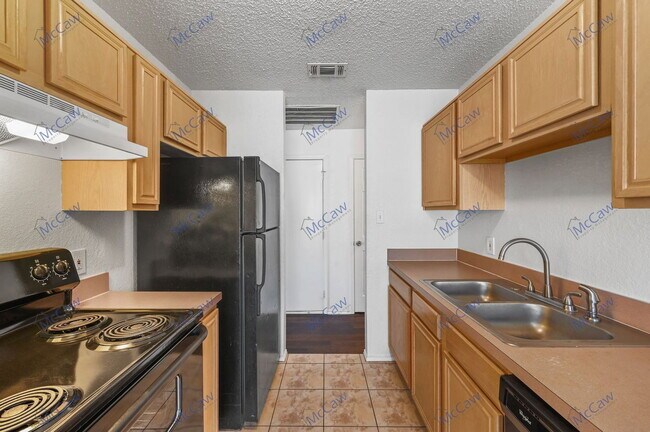 Foto del edificio - 2139 Vine Ln