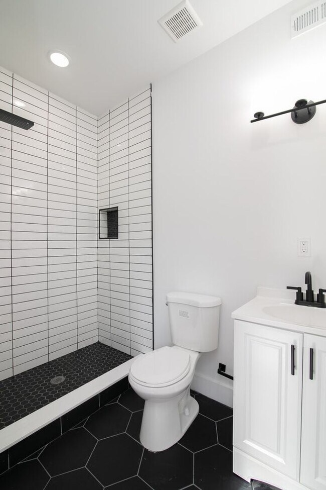 Foto del edificio - 3035 W Diamond St