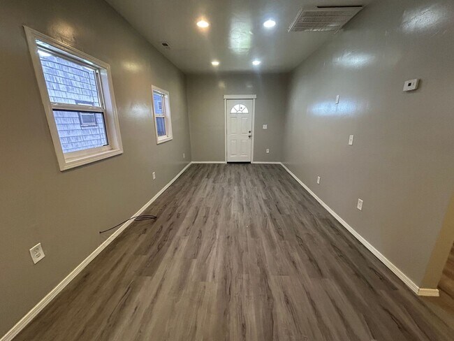 Foto del edificio - 2347 Rosedale Ave