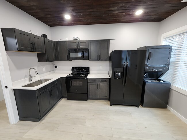Foto del edificio - 711 Mountain View Ave