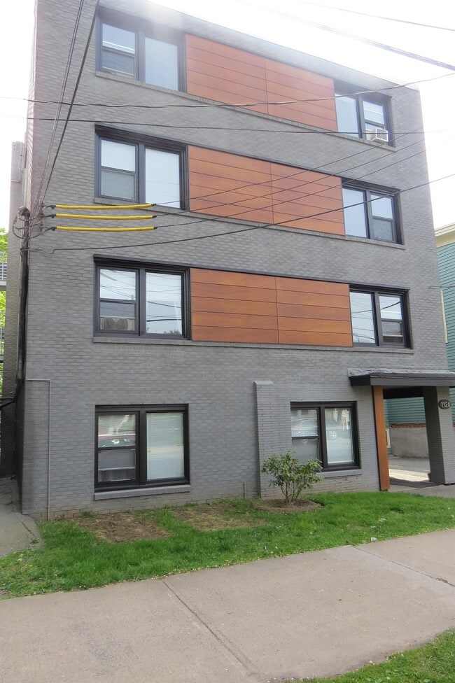 Building Photo - 1128-1128 South Park St