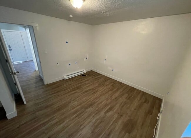 Building Photo - 588-590 S 300 W