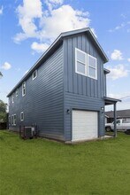 Building Photo - 8127 Hoffman St