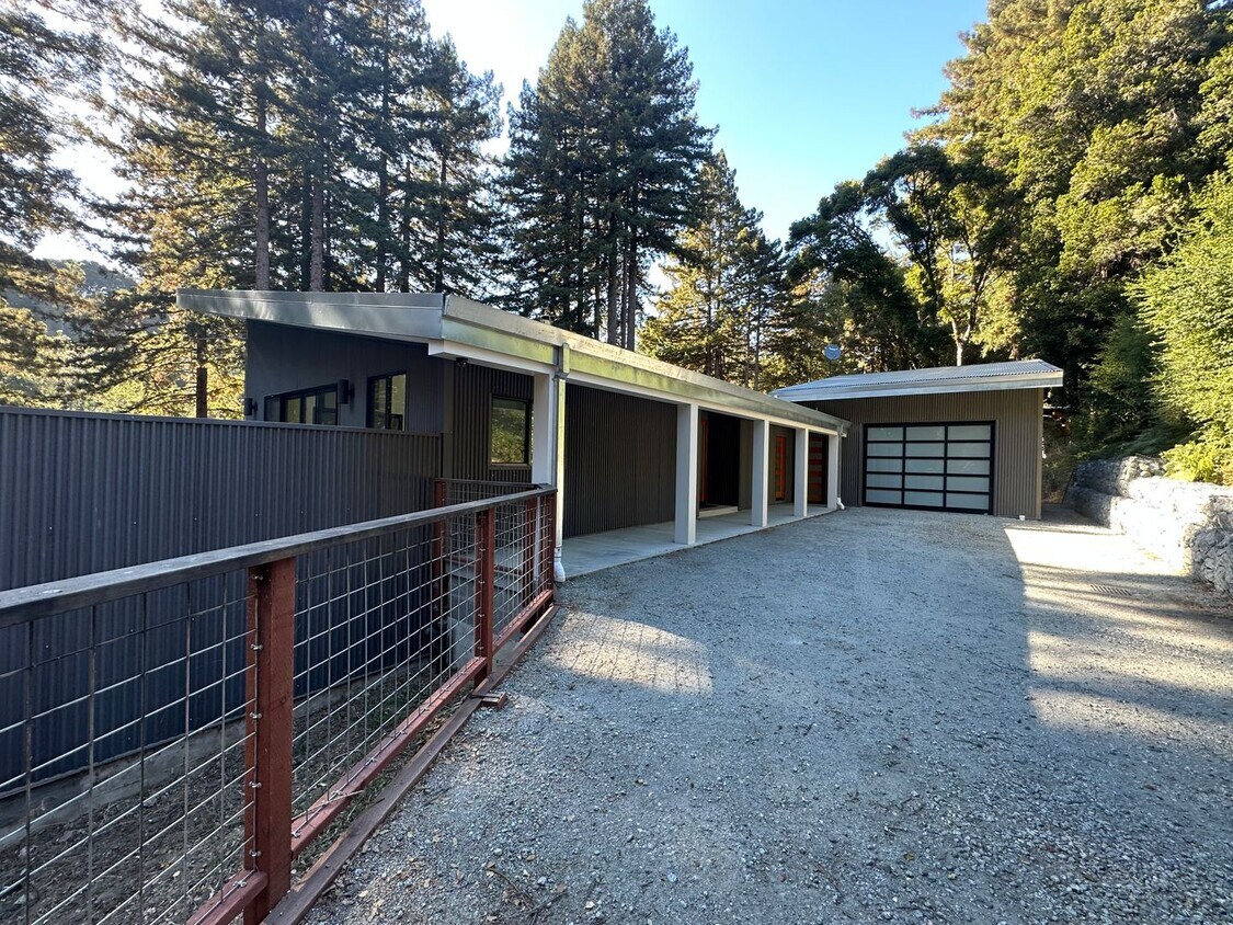 Primary Photo - Beautiful Custom Build in Aptos