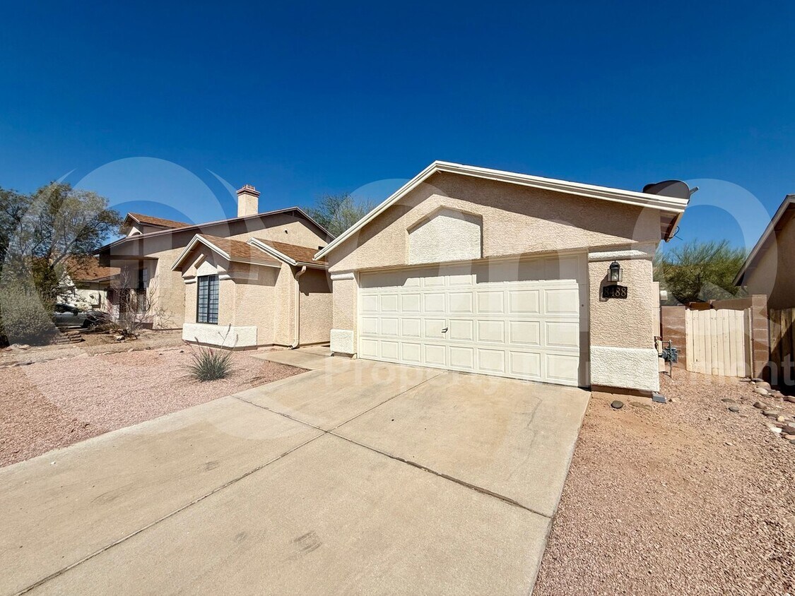 Foto principal - 8488 N Winchester Creek Dr