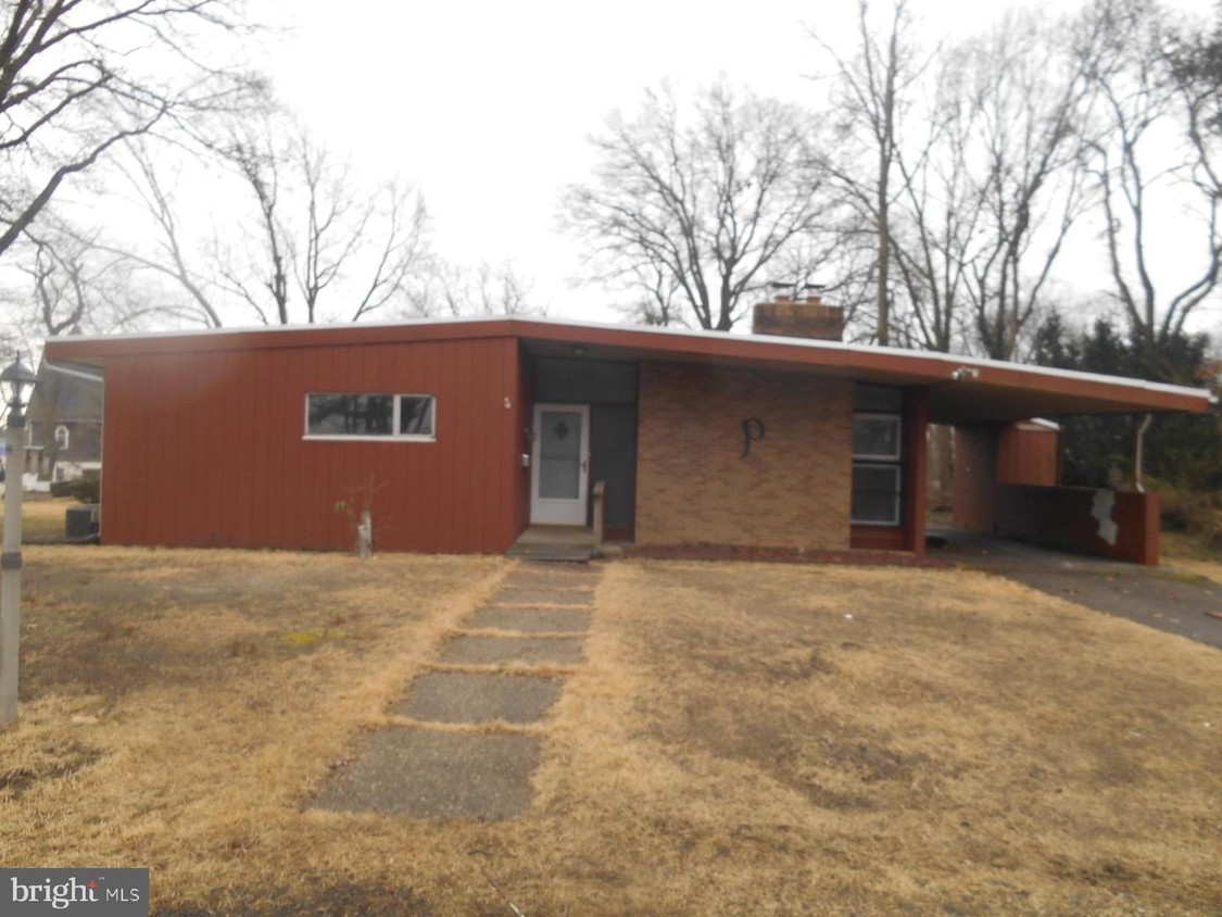 Primary Photo - 332 Warwick Rd
