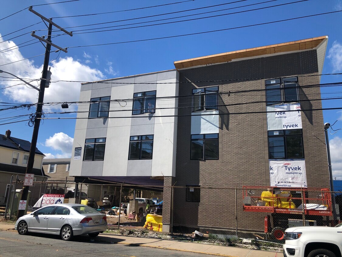Foto principal - 326 E 16th St