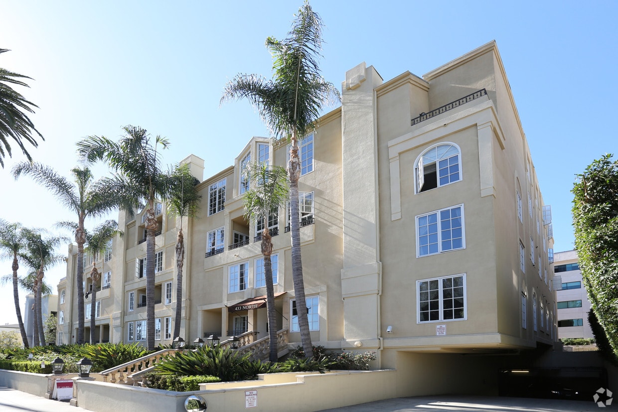 Primary Photo - 433 N Doheny Dr