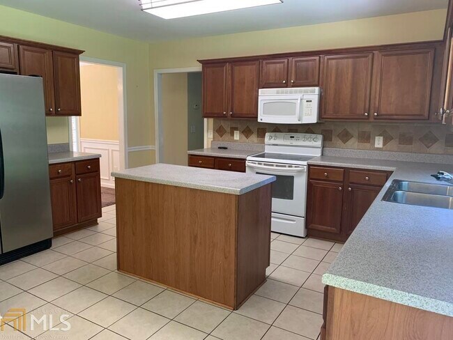 Building Photo - 5480 Village View Ln SW