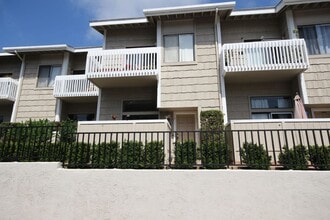 Building Photo - 4058 Mahaila Ave
