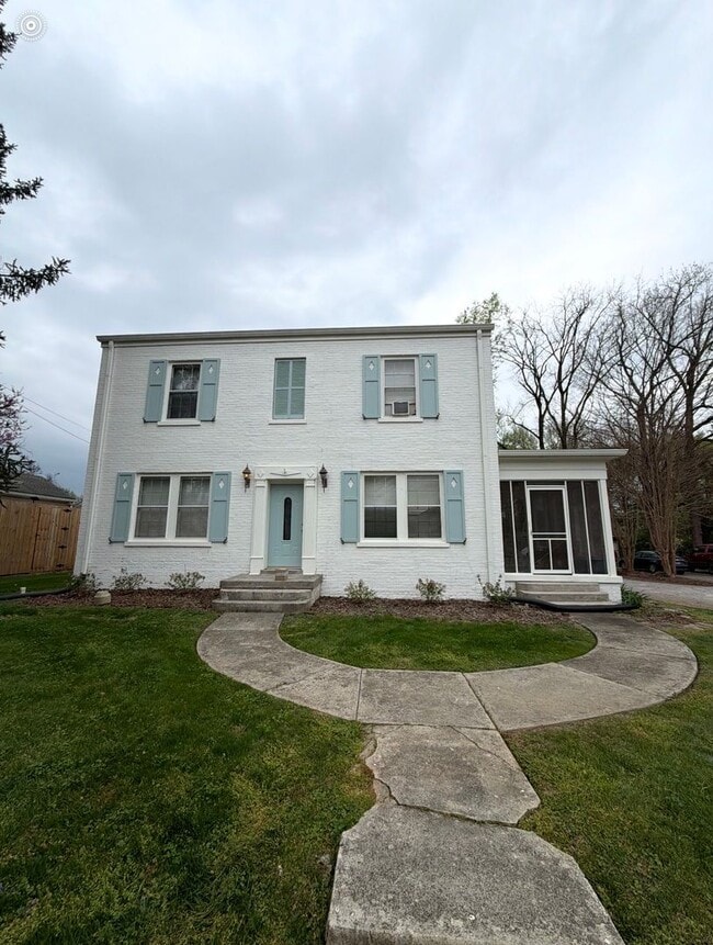 Building Photo - 432 E Lytle St