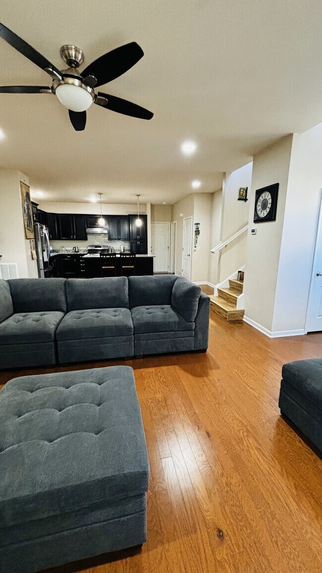 953 Times Square Dr, Aurora, IL 60504 Townhome Rentals in Aurora IL