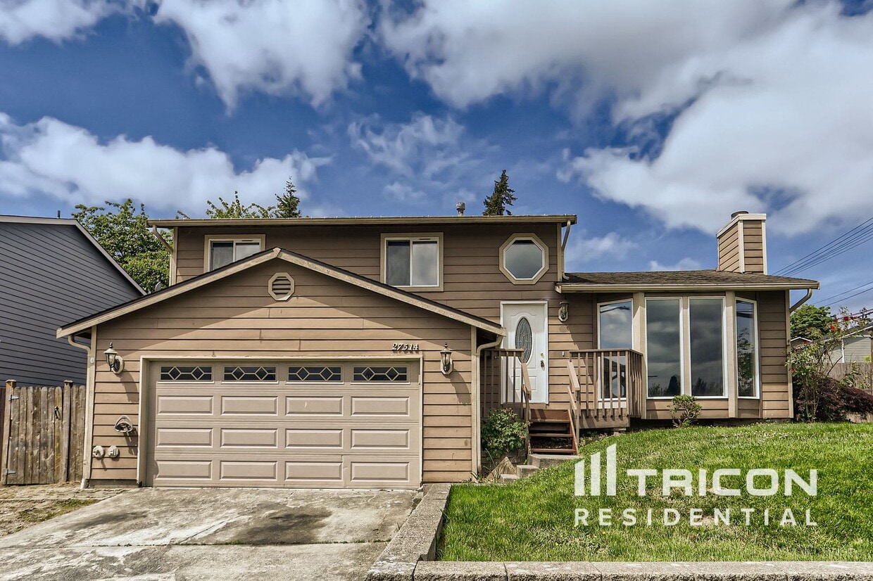 Primary Photo - 27514 Country Pl NW