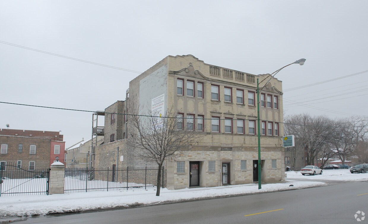 Building Photo - 1010 E 79th St