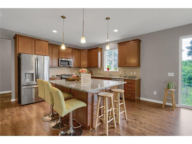 Foto del edificio - 6483 102nd Ave N