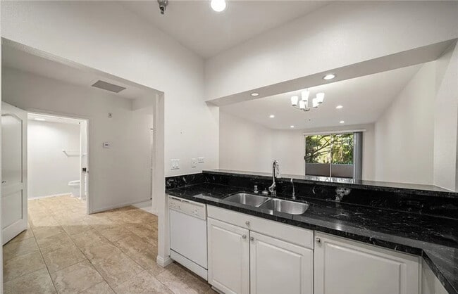 Building Photo - 25422 Sea Bluffs Dr