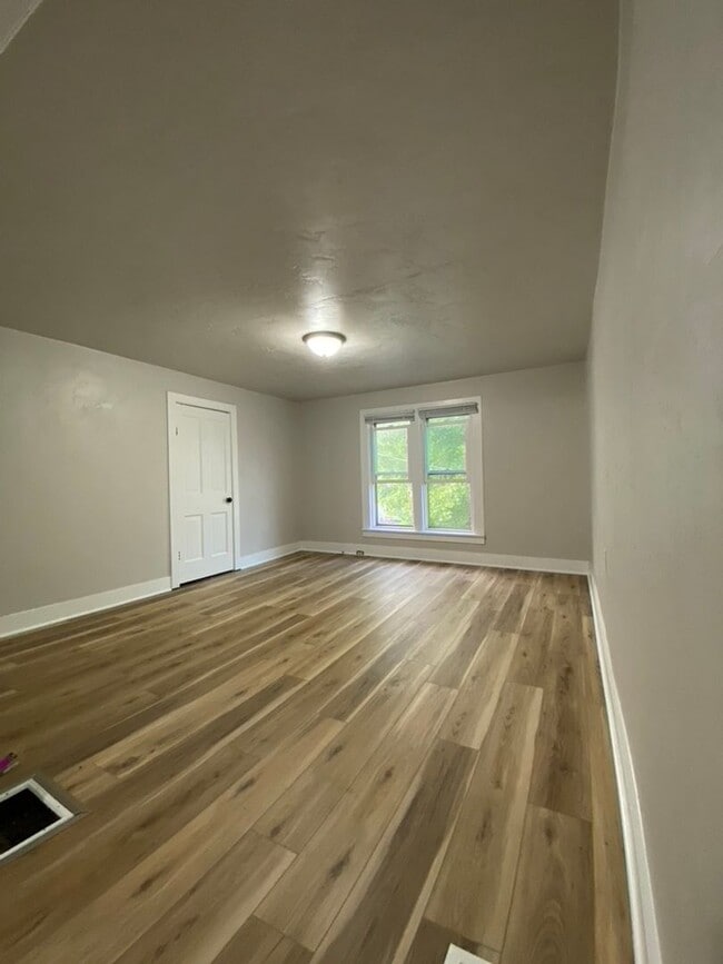 Building Photo - 1229 School Ave