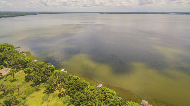 Lago Eustis, en cadena de lagos de 5 grandes lagos - 12451 Insim Ln