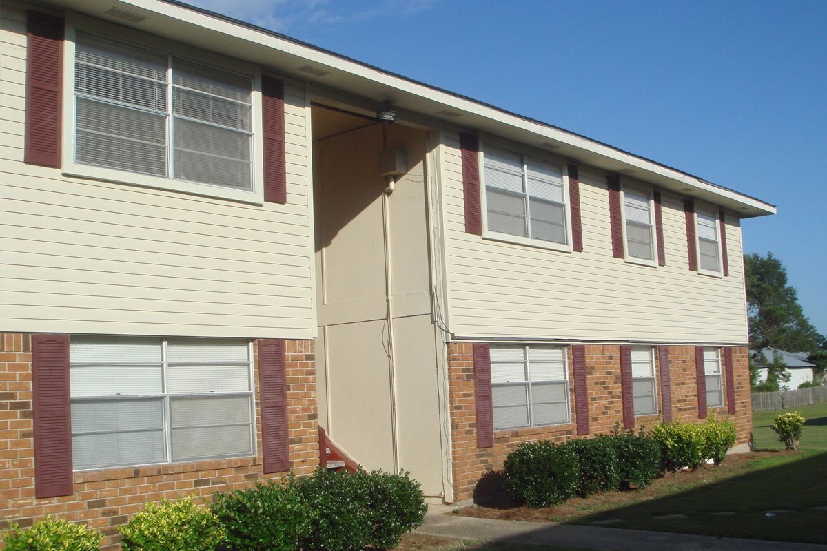 Building Photo - 135 Russell Dr