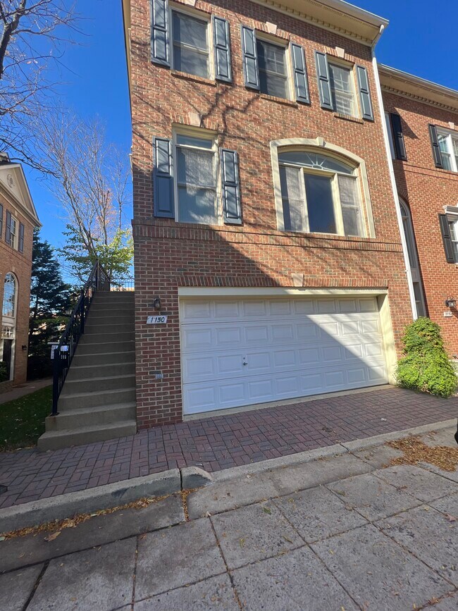 Photo - 1150 N Vernon St Townhome