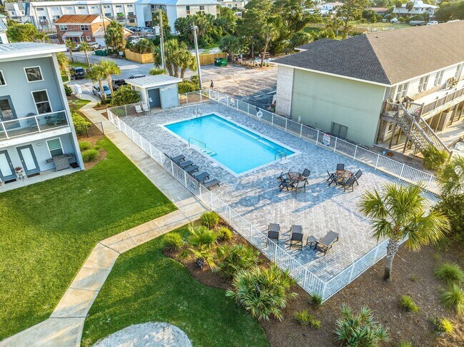 Foto del edificio - Luxury Townhome! Ideal location!!