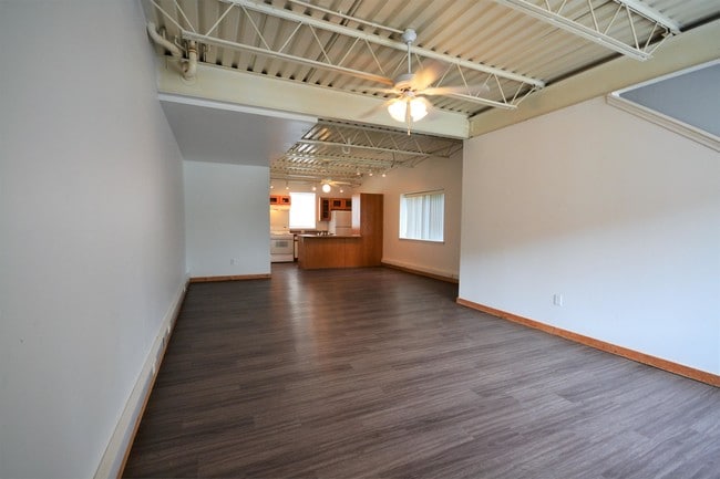 Building Photo - 1051 N Molly Ct