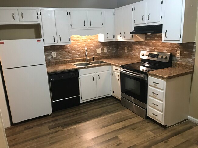 Foto del edificio - 115 Timber Ln