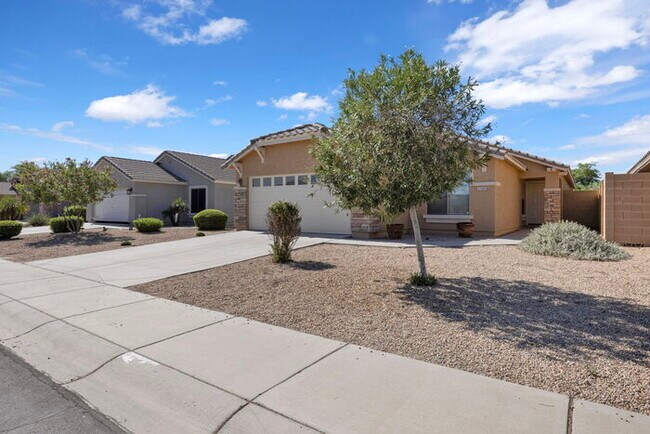 Building Photo - 17161 W Port Royale Ln