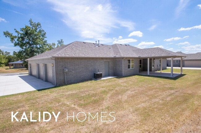 Building Photo - 1715 Kalidy Dr