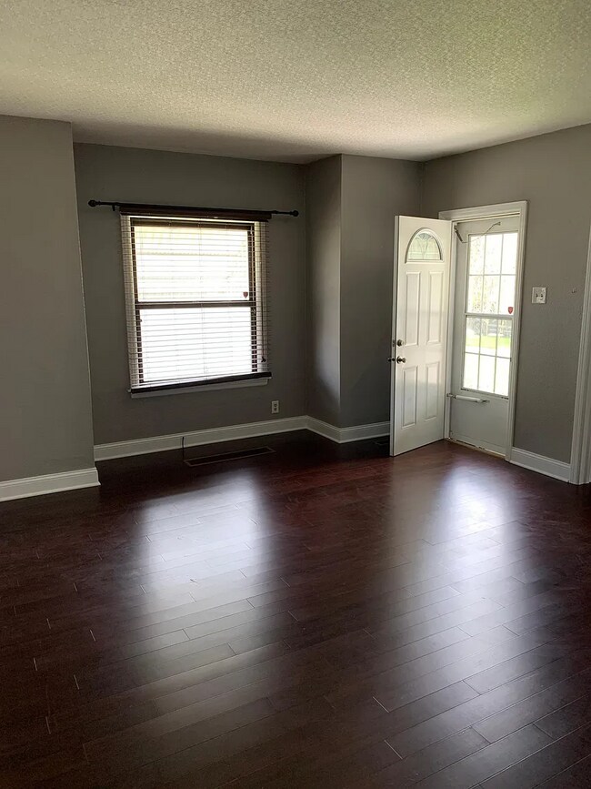 Building Photo - 160 S Clinton Ave