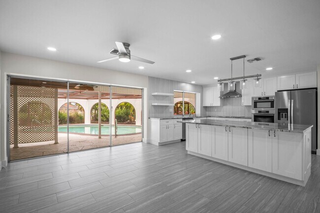 Foto del edificio - 538 Fairway Terrace