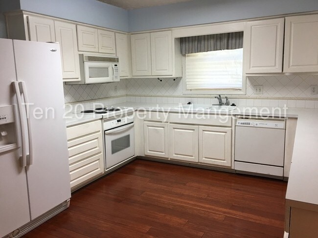 Building Photo - 5829 Highpoint Dr