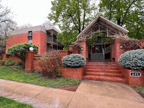 Building Photo - 625 Pearl St