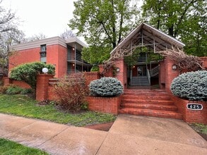 Building Photo - 625 Pearl St
