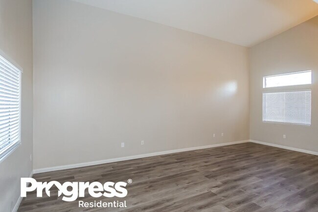 Foto del edificio - 5289 Mineral Lake Dr