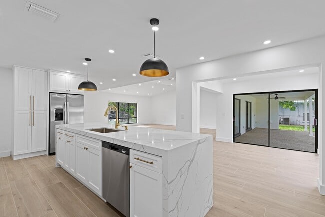 Building Photo - 9939 NW 19th St