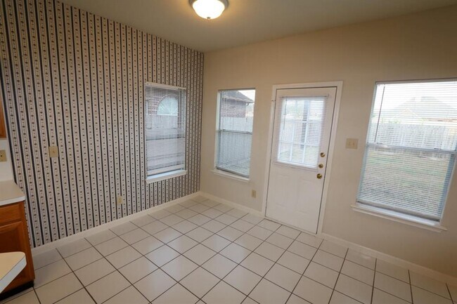 Foto del edificio - 10223 Hedge Way Dr