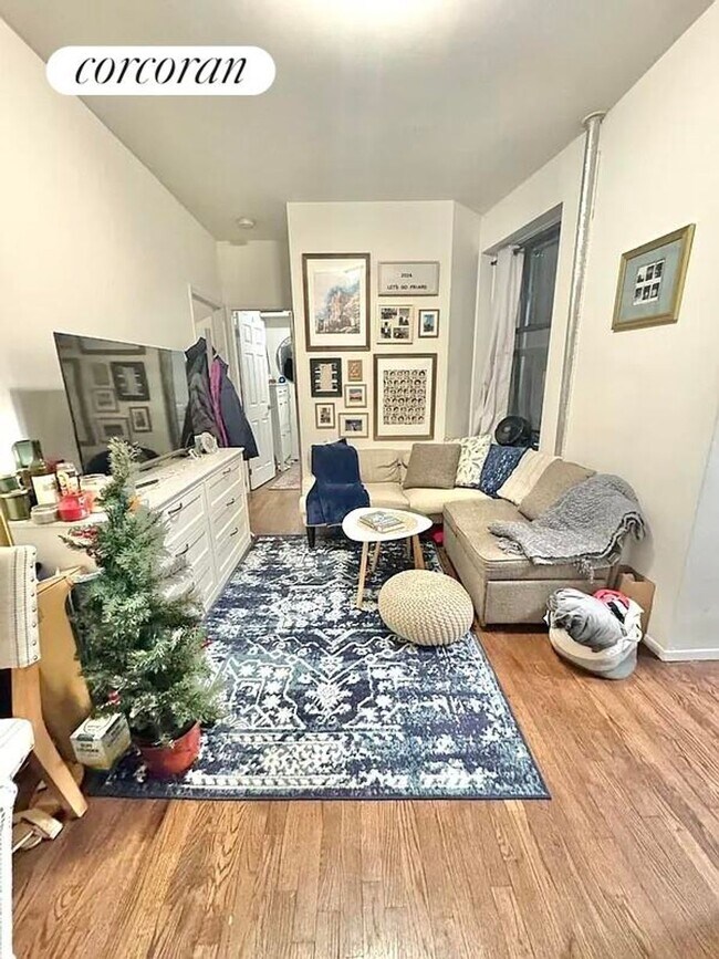 Foto del edificio - 1229 1st Ave