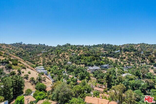Building Photo - 3665 Alta Mesa Dr