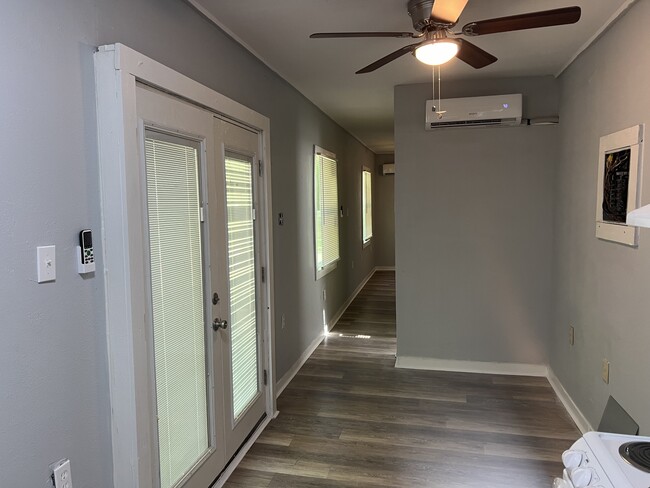 Building Photo - 33 Macks Dr