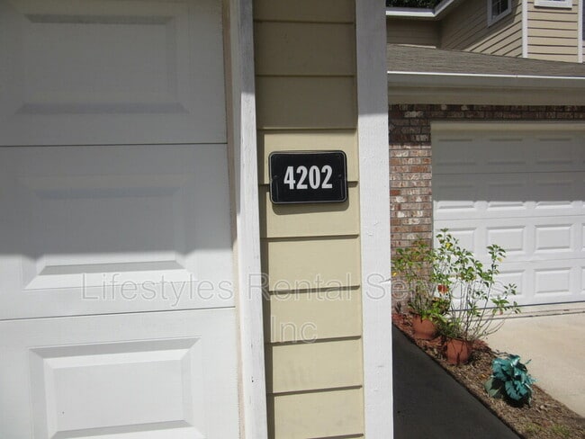 Building Photo - 10200 Belle Rive Blvd