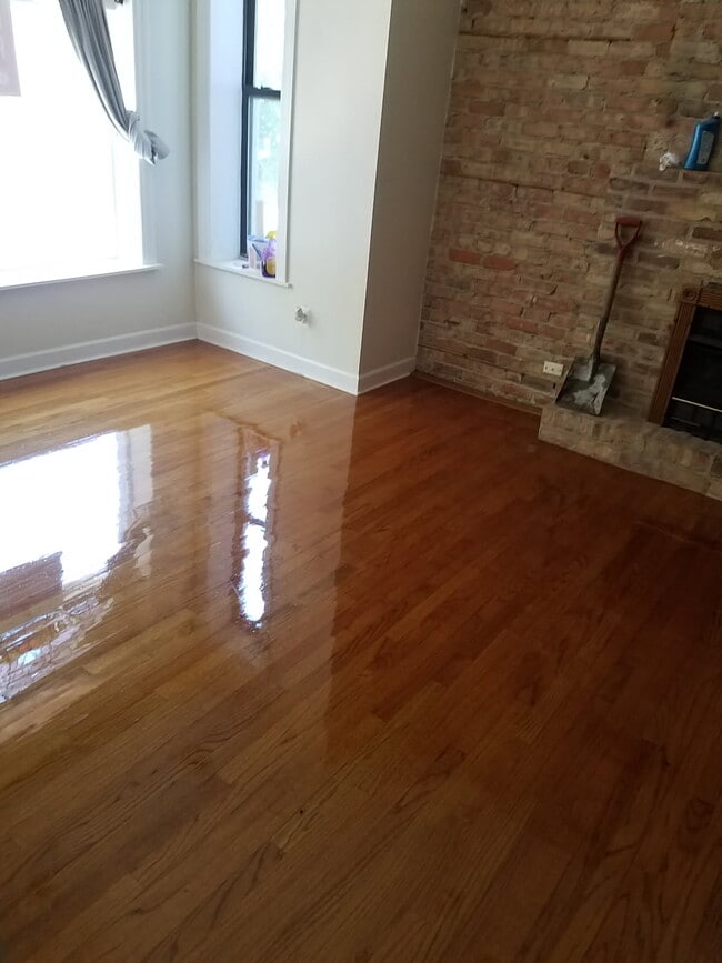 Photo - 839 W Newport Ave (Chicago, IL) Townhome