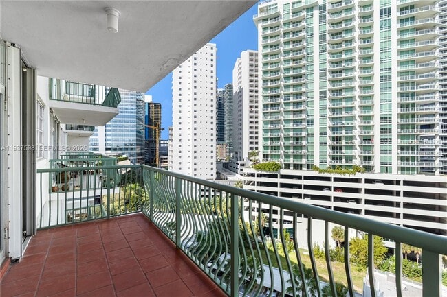 Foto del edificio - 1408 Brickell Bay Dr